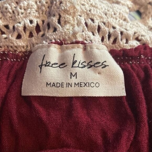 Free Kisses Burgundy off the Shoulder Blouse Short Sleeve Size Medium - Picture 3 of 4